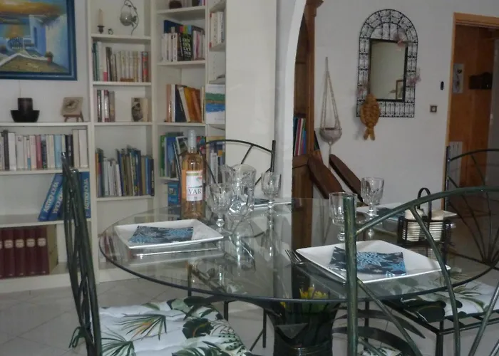 Au Centre Du Pradet Et à 15 Mn à Pied Des Plages * Le Pradet