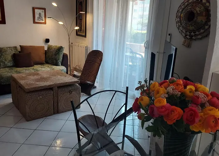 Au Centre Du Pradet Et à 15 Mn à Pied Des Plages Apartamento